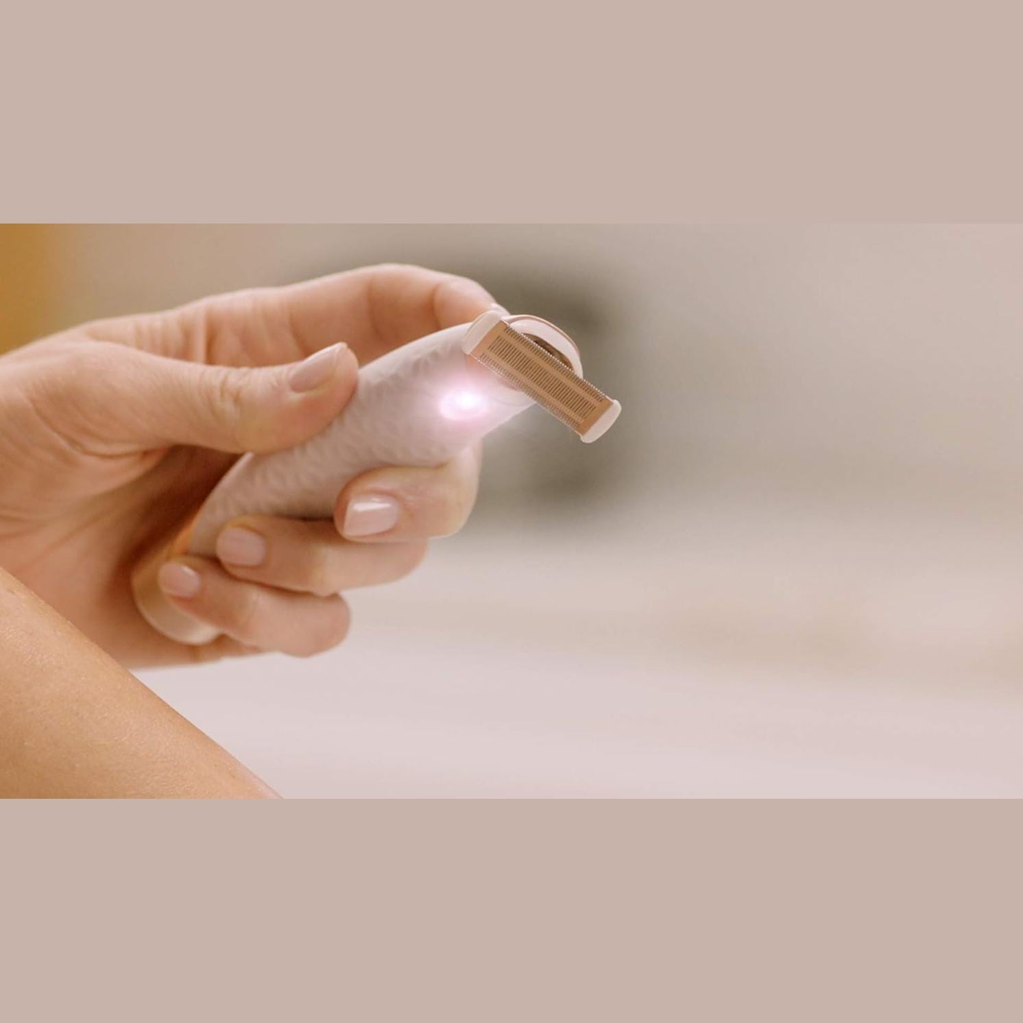 Finishing Touch Flawless Nu Razor Portable Cordless Rechargeable Electric Razor