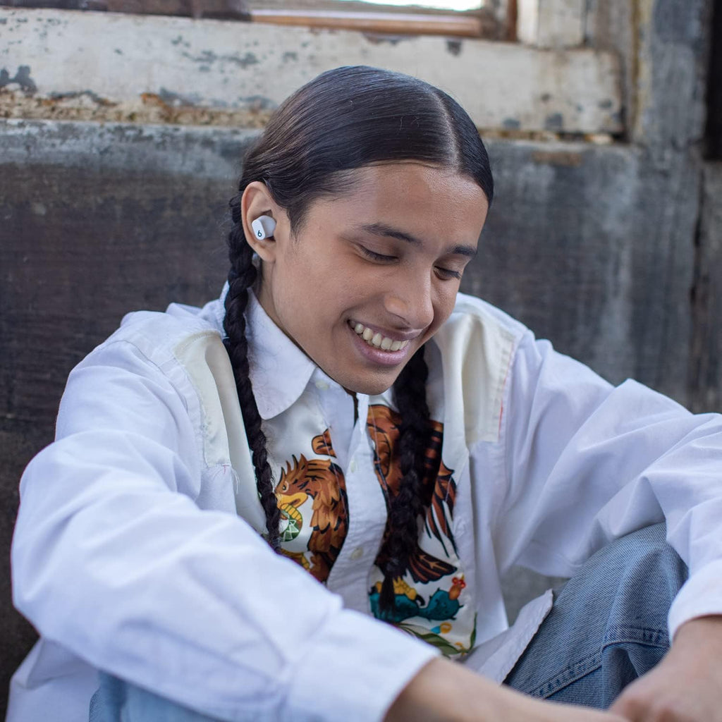 Beats Studio Buds – True Wireless Noise Cancelling Earbuds – Compatible with Apple & Android, Built-in Microphone, IPX4 Rating, Sweat Resistant Earphones, Class 1 Bluetooth Headphones - White